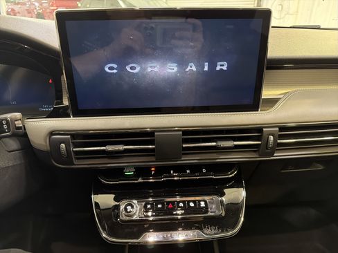 Used 2025 Lincoln Corsair FWD image 15