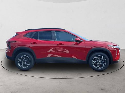 New 2026 Chevrolet Trax LT FWD image 4