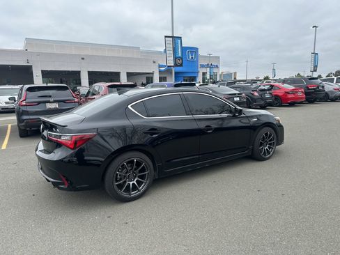 Used 2020 Acura ILX image 3