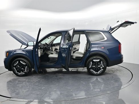 New 2025 Kia Telluride S image 57