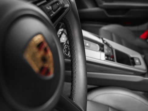 Certified 2022 Porsche 911 Carrera RWD image 34