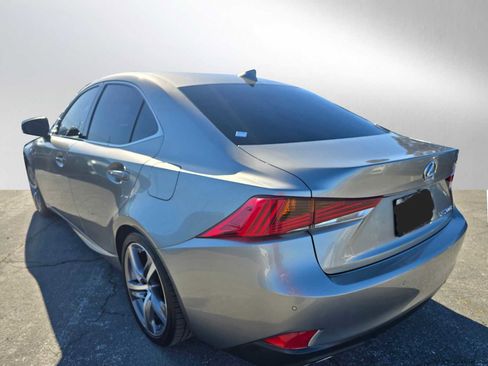 Used 2017 Lexus IS 200t image 5