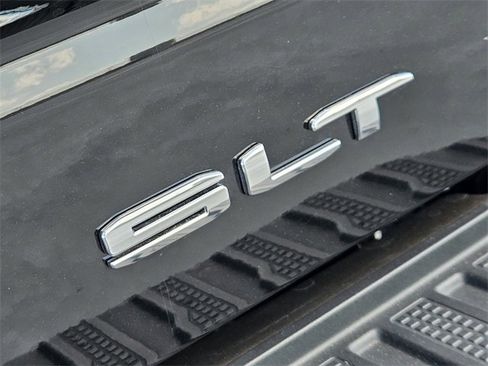 Used 2022 GMC Sierra 1500 SLT image 12