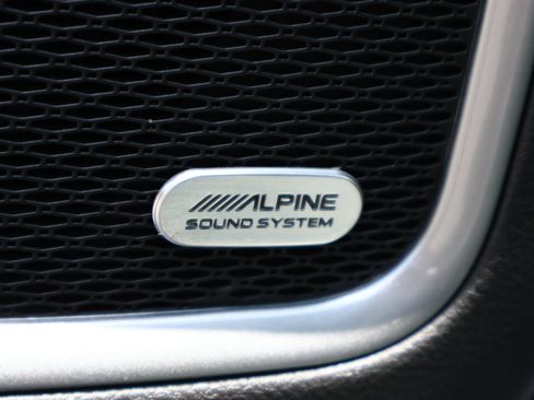 Used 2023 Jeep Compass Latitude w/ Sun and Sound Group AWD/4WD image 9