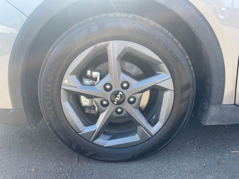 Used 2025 Kia K4 LXS image 29