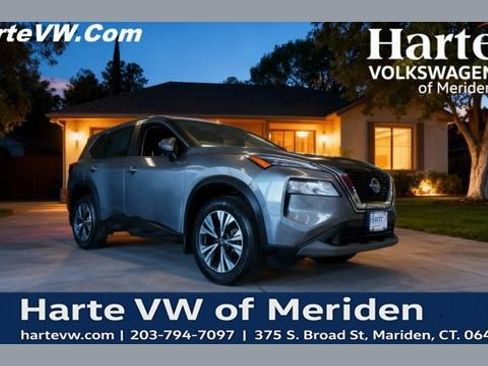 Used 2023 Nissan Rogue SV image 1