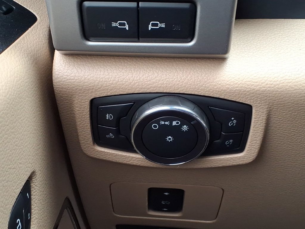 Used 2019 Ford F350 Lariat w/ Chrome Package RWD image 35