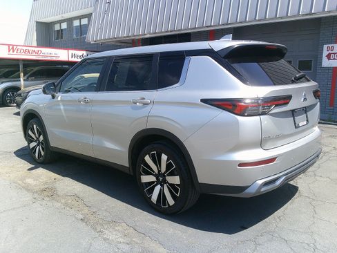 Used 2025 Mitsubishi Outlander SE AWD/4WD image 9