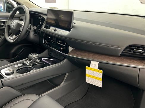 New 2026 Nissan Rogue Platinum image 24