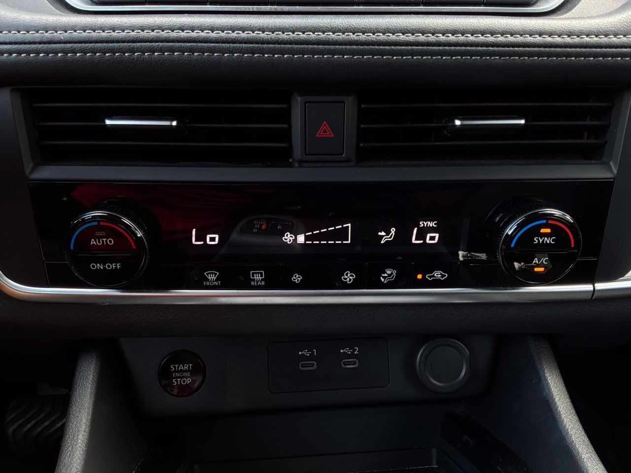 Used 2025 Nissan Rogue SV FWD image 31