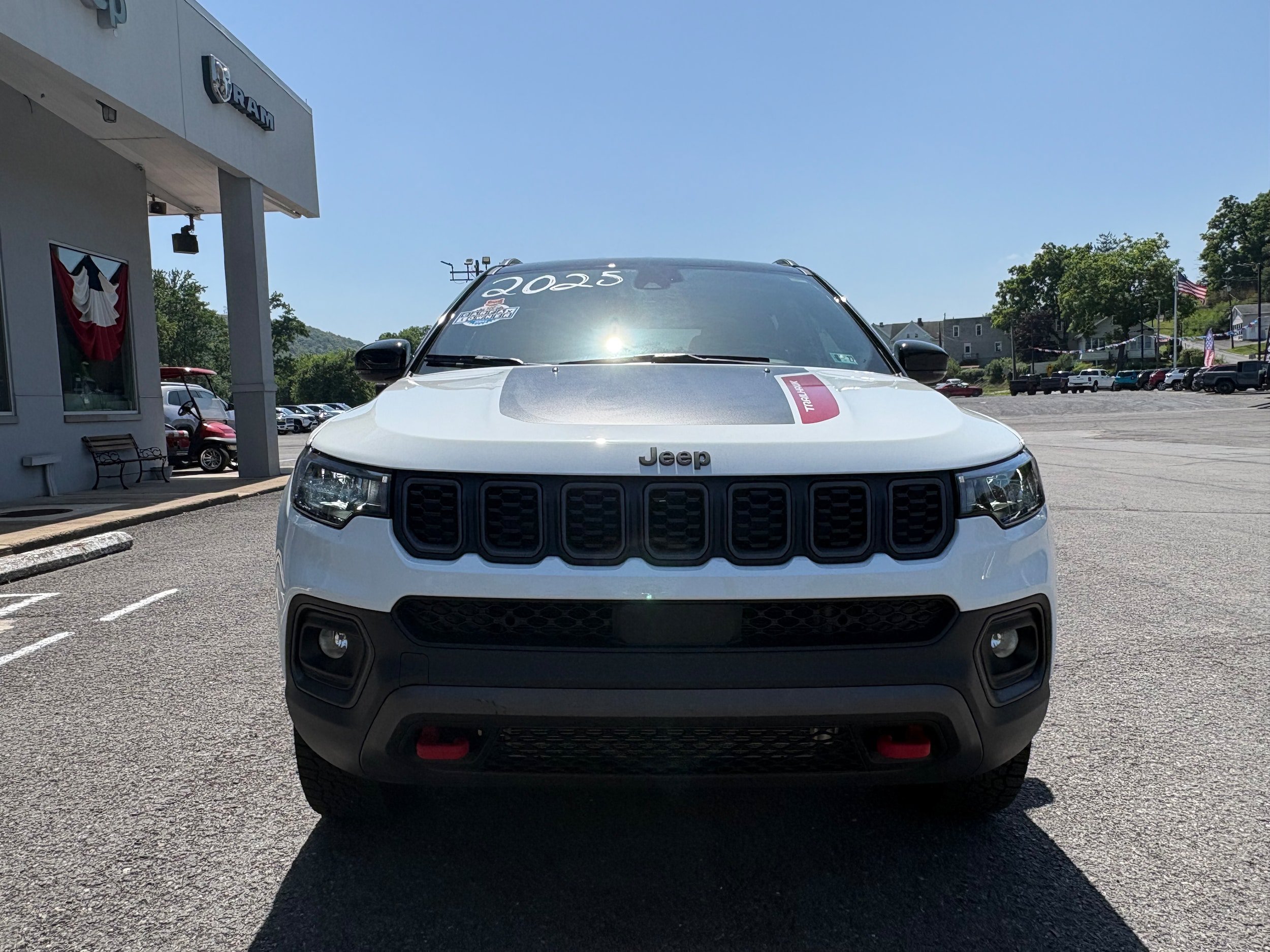 Certified 2025 Jeep Compass Trailhawk AWD/4WD image 4