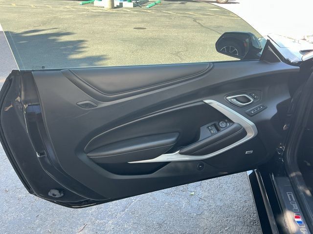 Used 2018 Chevrolet Camaro SS w/ LPO, Ground Effects Package RWD image 18