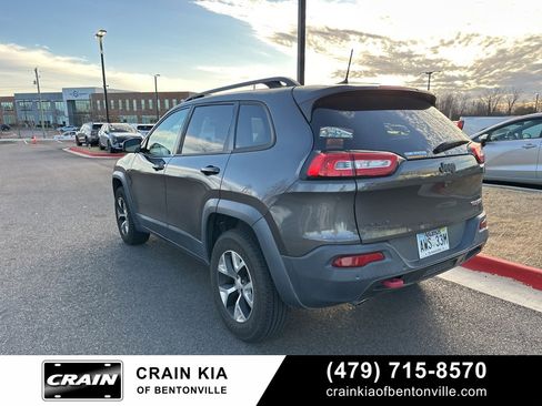 Used 2018 Jeep Cherokee Trailhawk w/ Comfort/Convenience Group image 5