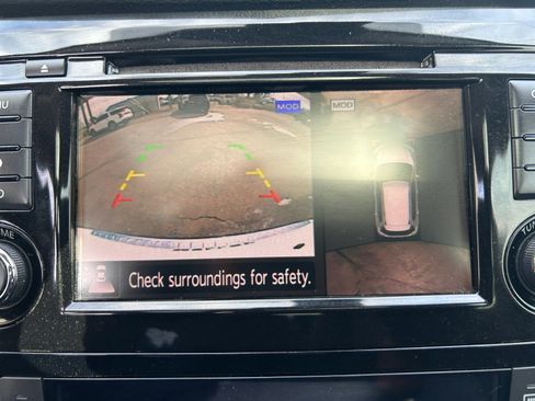 Used 2019 Nissan Rogue SV w/ Sun & Sound Touring Package image 22