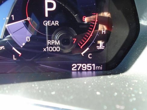 Used 2025 GMC Canyon Denali AWD/4WD image 12
