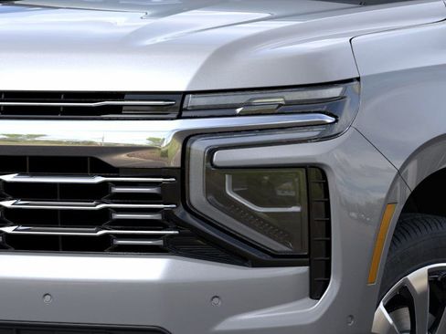 New 2025 Chevrolet Suburban Premier image 10