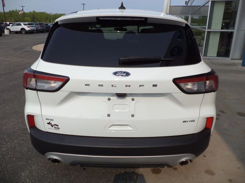 Used 2022 Ford Escape SE w/ Cold Weather Package image 5