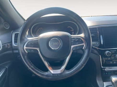 Used 2019 Jeep Grand Cherokee Altitude AWD/4WD image 13