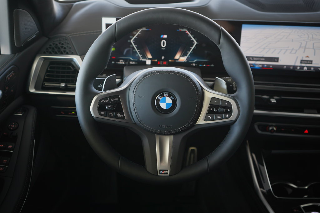 Used 2026 BMW X7 xDrive40i w/ M Sport Package AWD/4WD image 15