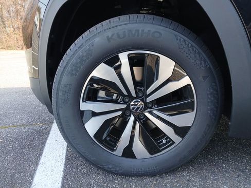 New 2026 Volkswagen Atlas SE image 25