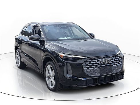 New 2025 Audi Q5 2.0T Premium Plus image 1