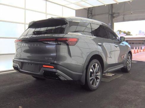 Used 2023 INFINITI QX60 Luxe w/ Performance Audio Package image 2