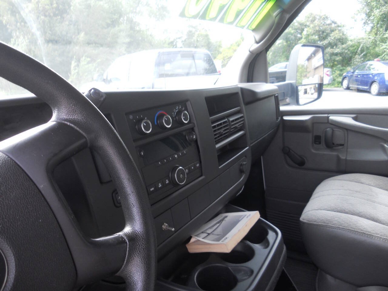 Used 2013 Chevrolet Express 3500 Extended RWD image 36