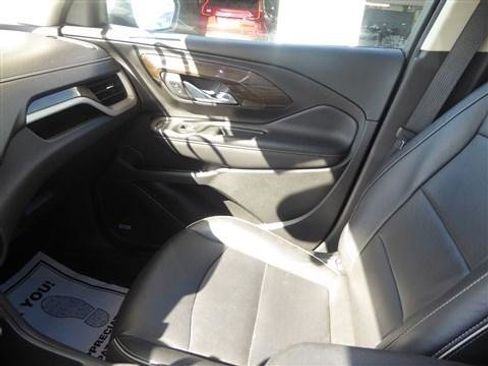 Used 2019 GMC Terrain Denali w/ Driver Alert Package II FWD image 17