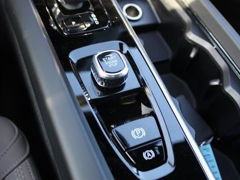 New 2026 Volvo XC60 B5 Plus w/ Protection Package Premier image 26