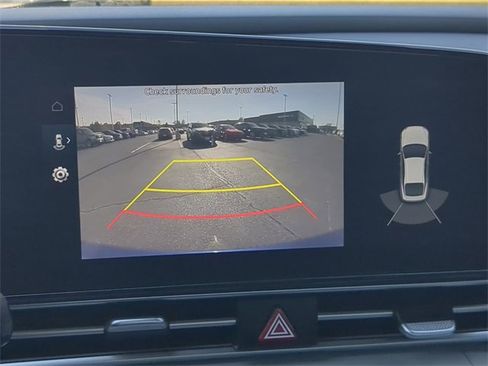 Used 2023 Hyundai Elantra Limited w/ Preferred Accessory Package image 19