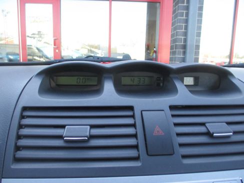 Used 2006 Toyota Solara SLE image 28