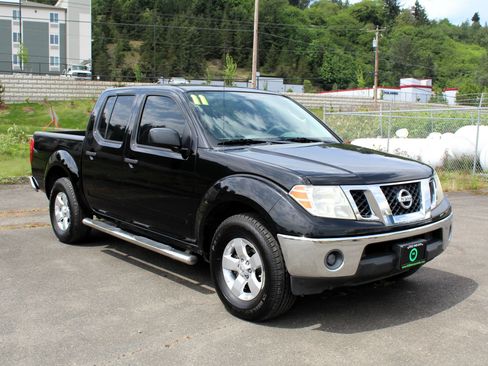 Used 2011 Nissan Frontier SV RWD image 1