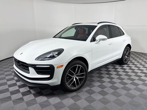 Certified 2026 Porsche Macan AWD/4WD image 1