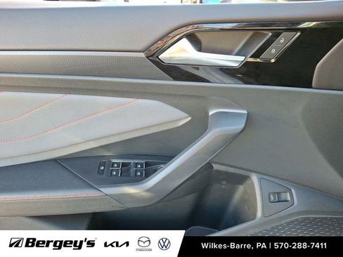 Used 2025 Volkswagen Jetta GLI Autobahn image 14