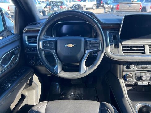 Used 2023 Chevrolet Suburban Premier image 10