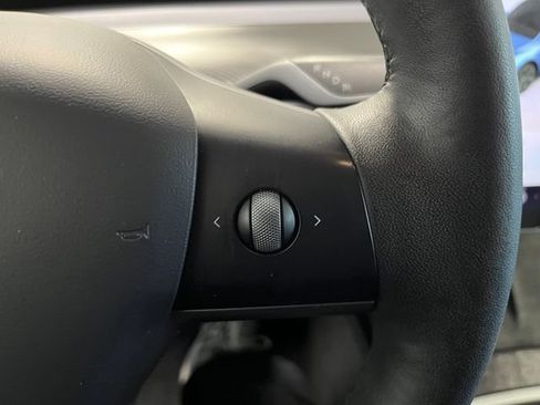 Used 2021 Tesla Model Y Long Range AWD/4WD image 23