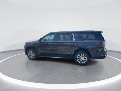 Used 2025 Chevrolet Suburban Premier image 6