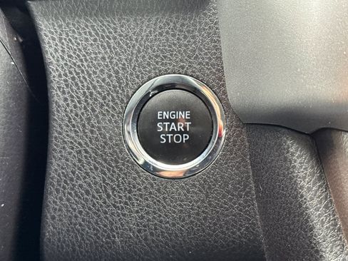 Used 2018 Toyota Highlander Limited w/ Carpet Mat Package (TMS) image 37