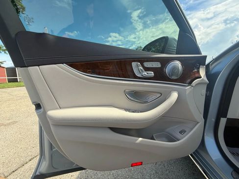 Used 2018 Mercedes-Benz E 300 image 10