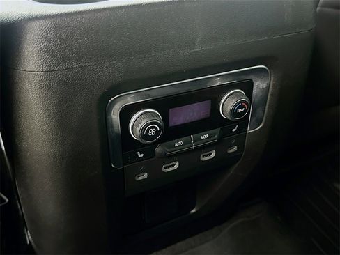 Used 2022 Chevrolet Tahoe Z71 w/ Z71 Off-Road Package image 32