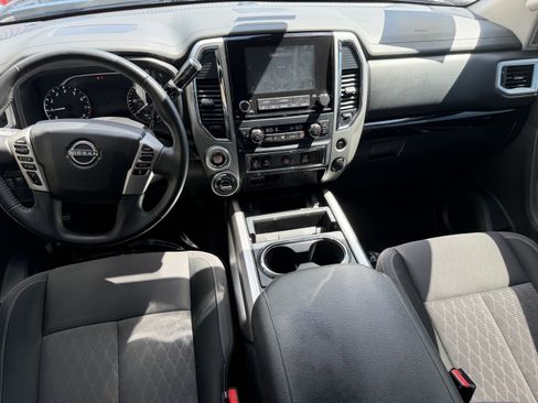 Used 2023 Nissan Titan SV w/ SV Convenience Package AWD/4WD image 11