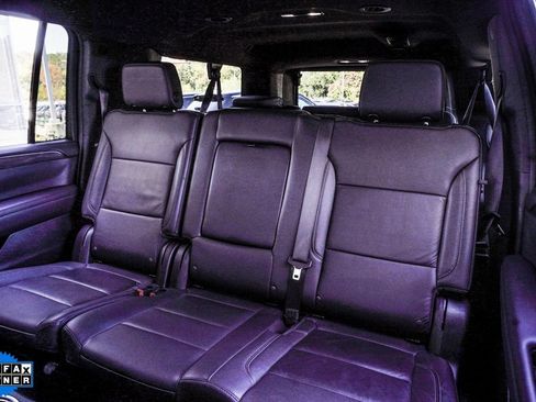 Used 2024 Chevrolet Suburban LT RWD image 20