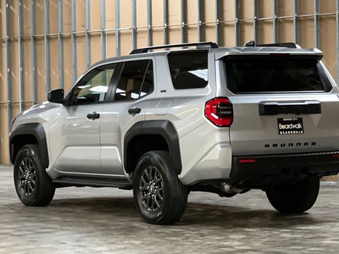 Used 2025 Toyota 4Runner SR5 image 6