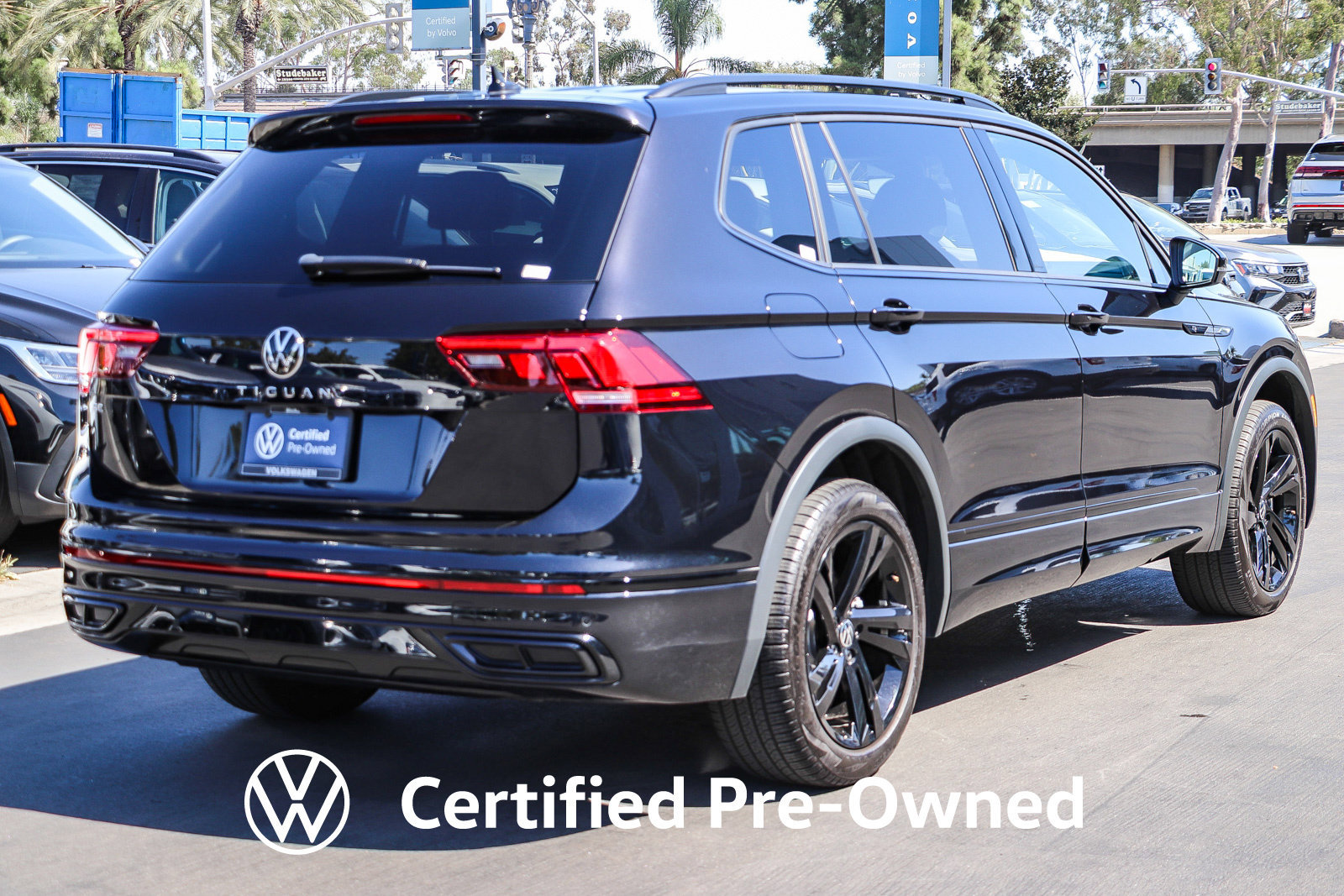 Used 2023 Volkswagen Tiguan SE R-Line FWD image 7