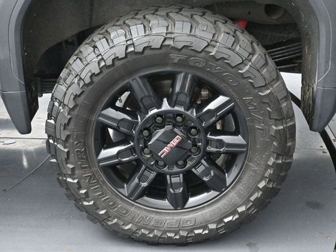 Used 2024 GMC Sierra 2500 AT4 w/ AT4 Premium Plus Package AWD/4WD image 37