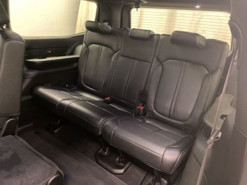 Used 2024 Jeep Wagoneer 4WD w/ Premium Group I image 21