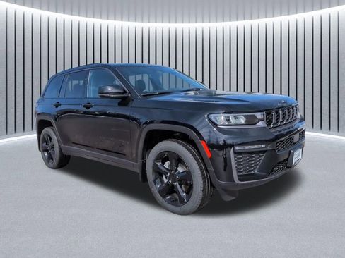 New 2026 Jeep Grand Cherokee Limited w/ Limited Altitude Package image 3
