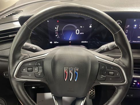 Used 2024 Buick Encore GX Avenir w/ Avenir Convenience Package FWD image 4