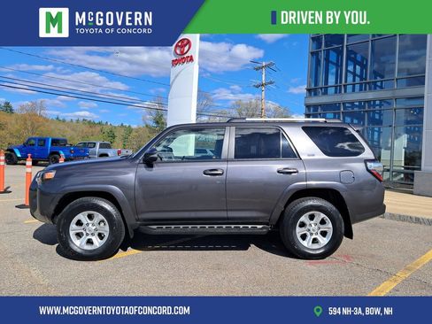 Used 2019 Toyota 4Runner SR5 Premium AWD/4WD image 2
