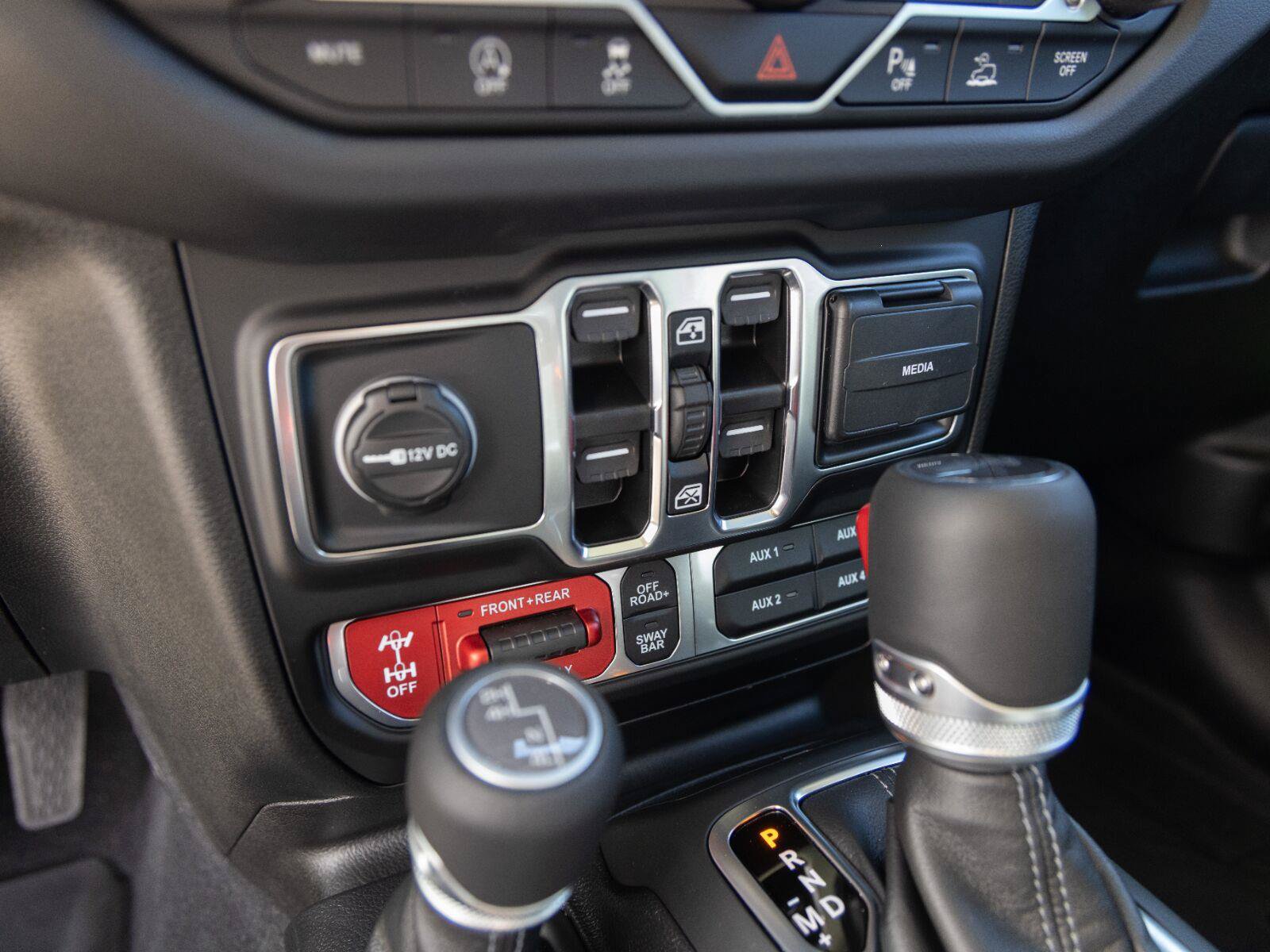 Used 2025 Jeep Wrangler Unlimited Rubicon w/ Safety Group AWD/4WD image 29